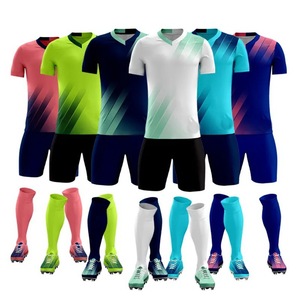 Vêtements de sport respirants fabriqués en usine, uniforme de football personnalisé, couleur personnalisée, uniforme de football de haute qualité pour adultes - Product Image 5