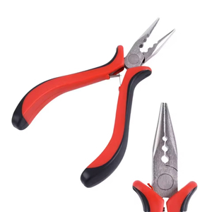 Pince ergonomique rouge et noire avec poignée caoutchoutée pour l'élimination des extensions capillaires, ouvre-micro-anneaux multi-trous, outil de démolition de liens - Product Image 1