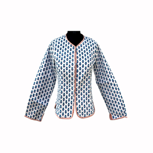 เสื้อแจ็คเก็ตขนแกะผู้หญิงแบบสั้นสำหรับฤดูหนาว พิมพ์ลายบล็อกอินเดียด้วยมือ ระบายอากาศได้ดี ติดกระดุม กลับด้านได้ ผลิตจากผ้าฝ้าย 100% ขายดี - Product Image 1