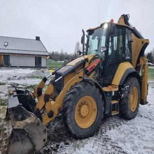Achetez une chargeuse-pelleteuse CAT 444 avec pompe hydraulique avancée conçue pour des travaux de terrassement, de chargement et de travaux continus de haute intensité. - Product Image 1