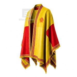 Cape châle personnalisée pour sororité nationale Phi Delta Kappa, avec logo brodé sur le devant, coloris rouge et or, pour vêtements grecs féminins. - Product Image 2