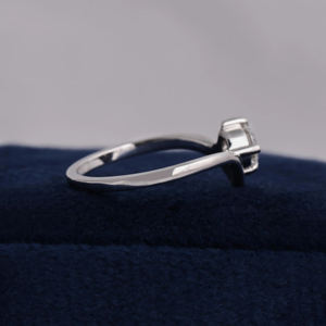Anillo de compromiso clásico con diamante redondo de talla brillante para mujer, platino, certificado IGI, color D, diamante cultivado en laboratorio - Product Image 6