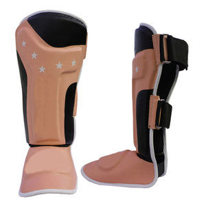 Espinilleras de MMA fabricadas en Pakistán con protección de gel profesional y protector de empeine de cuero, impresión de logotipo personalizado, material de PU - Product Image 3