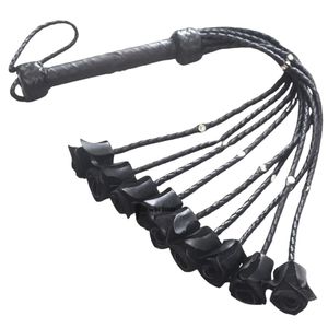 Fouet en cuir robuste pour jeux BDSM à fort impact - Product Image 2