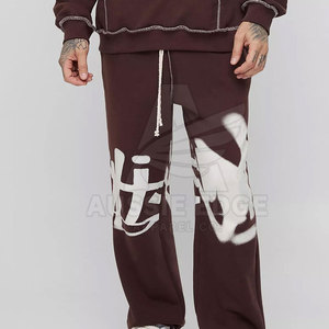 Conjunto Deportivo para Hombre, Sudadera con Capucha Marrón, Manga Larga, Corte Holgado, Pantalones de Algodón con Estampado Blanco y Cordón Ajustable - Product Image 3