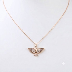 สร้อยคอทอง 14K ประดับเพชรแล็บ 0.17 กะรัต รูปนกฟีนิกซ์ เครื่องรางนำโชค สี E ความสะอาดระดับ VS2 จี้รูปนกในตำนาน สื่อถึงความแข็งแกร่งและการเกิดใหม่ - Product Image 3