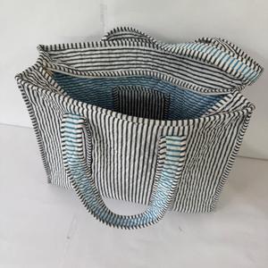 Bolsa de Mano Grande Impermeable con Cierre de Cremallera, Acolchada, de Algodón a Rayas Blancas y Negras, para Mujer, para Viajes, Compras, Ecológica - Product Image 5