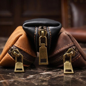 Portefeuille porte-clés RFID en cuir de luxe de haute qualité, conçu pour des voyages sécurisés et une commodité quotidienne, en vente. - Product Image 6
