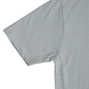 เสื้อยืดคอกลมแขนสั้นทรงปกติสำหรับผู้ชาย ผ้าเจอร์ซีย์เนื้อแน่น 220 กรัม ผลิตจากผ้าฝ้าย 100% ระบายอากาศได้ดี เป็นมิตรต่อสิ่งแวดล้อม พิมพ์ลายดิจิตอลด้านหน้า - Product Image 5