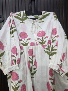 Robe longue en coton à imprimé floral blanc et rose pour femme, coupe trapèze, longueur ras du sol, respirante, idéale pour les vacances - Product Image 6
