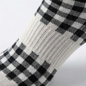 Chaussettes de sport pour jeunes en tricot uni, écologiques, respirantes, mélange de nylon et de coton, confortables, durables, athlétiques, couleur personnalisée, pour la salle de sport - Product Image 5