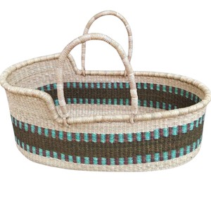 Panier à langer vintage ethnique en jonc de mer à rayures marron et turquoise, incluant un panier à langer pour enfant en rotin tressé à la main - Product Image 4