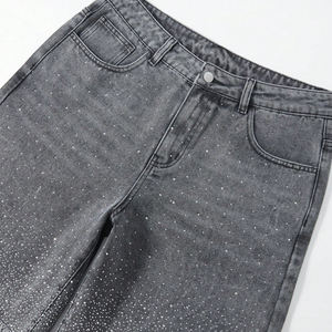 Pantalones Cortos de Mezclilla para Hombre con Pedrería y Dobladillo Deshilachado, Estilo Urbano, Colección Primavera-Verano - Product Image 3