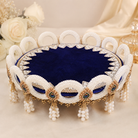 Plateau de mariage artisanal en velours bleu roi, décoré de perles, pour la cérémonie nuptiale