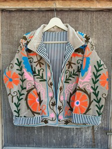 Chaqueta de Mujer con Bordado Suzani Hecho a Mano, Estilo Boho y Étnico, con Detalles de Hilos, Abrigo Étnico Boho para Mujer - Product Image 4