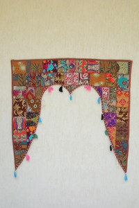 Toran indien patchwork : Voile de porte vintage brodé, fait main en coton - Product Image 3