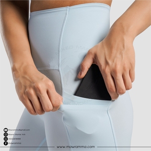 Leggings de yoga pour femmes Mawra, très demandés, extensibles dans 4 directions, de haute qualité, logo personnalisé, écologiques, respirants, pour la gym et la course à pied - Product Image 5