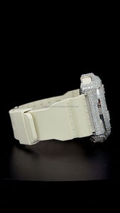 Reloj GShock GMA-S140 con Incrustaciones de Diamantes VVS Moissanite, Correa de Goma Blanca, Bisel y Caja Plateados, Pantalla Ana-Digi, para Mujer/Unisex - Product Image 4