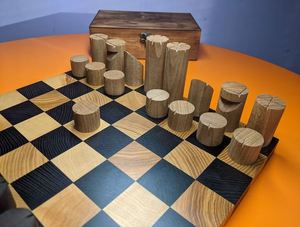 Jeu d'échecs en bois massif de style nordique moderne, finition noyer de qualité supérieure, échiquier décoratif, jeu de société minimaliste fait main, cadeau - Product Image 3