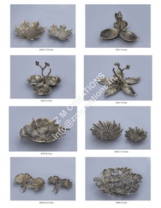 Juego de 2 Bandejas Decorativas de Latón con Forma de Hoja de Ginkgo, Artesanía Metálica Moderna, Bandeja Decorativa Horizontal de Aluminio con Forma de Hoja - Product Image 3