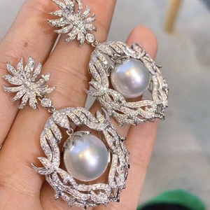 ผู้ผลิตขายส่ง ลูกปัดทองธรรมชาติทรงกลม ขนาด 12-13 มม. ไม่มีตำหนิ ร้อยหลุมสำเร็จรูป สำหรับทำต่างหูห้อยแบบ DIY คุณภาพดี - Product Image 1