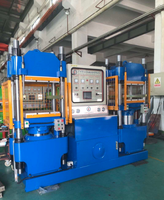 Balle de tennis de table de haute précision faisant la machine/presse chaude hydraulique Vulcaniizng pour faire la boule de tennis