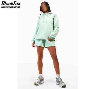 Conjunto Deportivo para Mujer, Uso Diario, Sudadera Verde con Capucha de Algodón, Pantalones Cortos con Cordón Ajustable, Diseño Sólido, Ecológico, Transpirable, de Lona - Product Image 4