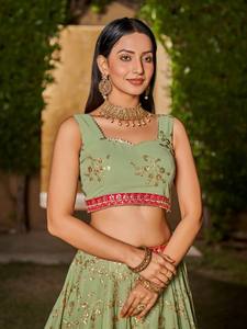Conjunto Indio-Pakistaní de Georgette con Bordado Floral Verde, Blusa sin Mangas, Lehenga, Estola, Largo hasta el Suelo, Secado Rápido, para Bodas y Fiestas - Product Image 2