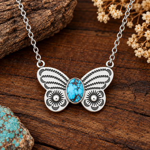 Collier Papillon Turquoise Golden Hill, Style Western, Pendentif Argenté Fait Main, Bijou aux Couleurs Vibrantes, Cadeau - Product Image 3