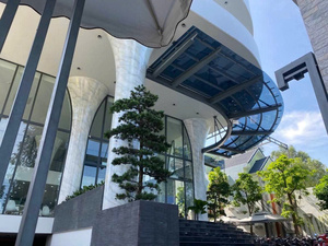 Panel de Policarbonato Sólido Premium, Resistente a Impactos, Aislamiento Térmico, Alta Transmisión de Luz para Cubiertas de Patio y Pasillos - Product Image 4