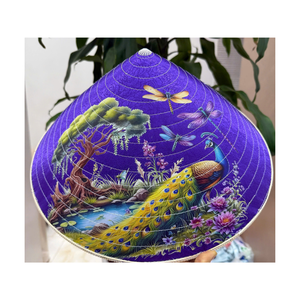 Chapeau conique artisanal en feuilles de palmier de bambou pour les voyages en plein air, la plage, les festivals, la décoration, artisanat traditionnel vietnamien Non La - Product Image 1