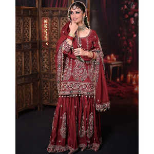 Conjunto de Top y Dupatta de Satén para Fiesta, Diseño Elegante con Pantalones Plazzo y un Atractivo Deslumbrante - Product Image 2