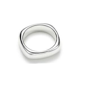 Anillo de Servilleta Cuadrado de Aluminio Martillado Moderno, Accesorio de Mesa Geométrico Único y Ecológico para Bodas, Fiestas y Cenas de Lujo - Product Image 2