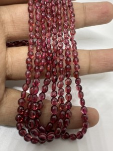 Collar de Granate Natural de Mozambique, Collar de Cuentas Ovaladas Lisas, Collar de Joyería con Piedras Preciosas Rojas (3-4 mm) - Product Image 1