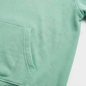 Hoodie surdimensionné élégant pour homme, design vintage délavé avec poche avant, confortable, personnalisable pour l'hiver. - Product Image 5