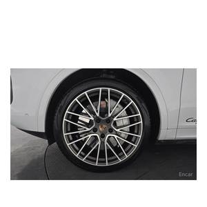 Porsche Cayenne 4.0 Turbo Coupé 2023, 57,532 km, Asientos de Cuero, Volante a la Izquierda, Cámara Trasera - Product Image 4