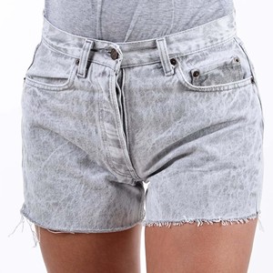 Shorts de mezclilla de cintura alta para mujer, casuales, con cinco bolsillos, dobladillo deshilachado, corte regular, poliéster/algodón, color liso, ecológicos - Product Image 1