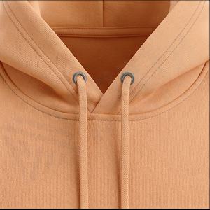 Hoodie surdimensionné élégant pour homme, design vintage délavé avec poche avant, confortable, personnalisable pour l'hiver. - Product Image 4