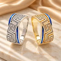 Anneau grec angulaire avec bord en opale bleue et motif serti de zircone cubique blanche en argent sterling 925