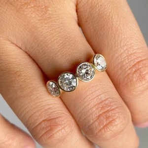 Anillo de Moissanita con Cuatro Piedras Redondas, Anillo de Moissanita de Oro Sólido para Aniversario, Anillo de Moissanita de Plata Esterlina 925 - Product Image 5