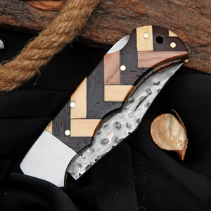 Outil utilitaire pliable en acier au carbone, réglable, design ergonomique, compact, pour le camping en plein air, la randonnée, fait main, forgé à la main, en cuir - Product Image 4