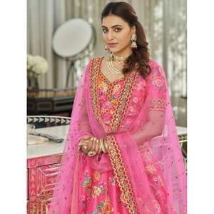 Ropa de boda de seda con estampado floral de color rosa oscuro Lehenga Choli - Product Image 4