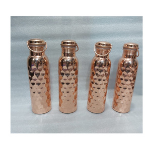 Bouteille d'eau en cuivre massif pur avec bouchon anti-fuite pour une consommation quotidienne favorisant l'hydratation naturelle, la digestion et le bien-être - Product Image 4