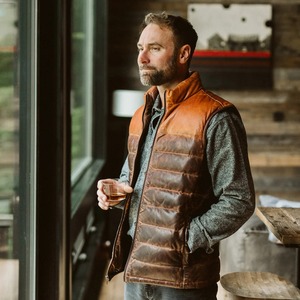 Gilet en cuir matelassé Bridger pour homme – Veste sans manches isolante de qualité supérieure pour l'hiver - Product Image 4