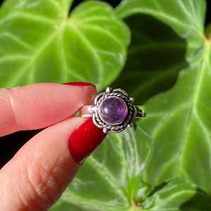 Bague en Améthyste Faite à la Main, Motif Floral, Argent Sterling 925, Design Fantaisiste, Bijoux en Pierres Précieuses, Cadeau pour Femme, Vente en Gros - Product Image 5