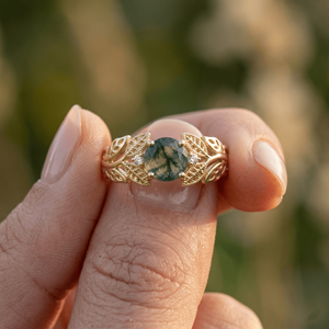 Anillo de Piedra Circular Verde con Inclusiones al por Mayor, Joyería de Boda Premium, Colección de Compromiso Moderna y de Lujo - Product Image 1