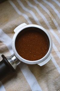 Café moulu de qualité supérieure, torréfaction italienne, goût doux vietnamien, 5% d'humidité, grains Liberica, boîte, vente en gros - Product Image 2