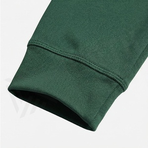 Survêtement vert pour homme, demi-zip, coupe sportive longue, séchage rapide, polyester et élasthanne, idéal pour l'automne - Product Image 6