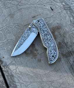 Couteau de poche pliant artisanal en acier au carbone gravé pour l'extérieur, manche gravé en acier inoxydable OEM, couteau tactique de camping DIY OEM - Product Image 3
