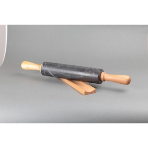 Rodillo de amasar de mármol negro duradero con mango de madera y soporte para uso en el hogar, clases de repostería, restaurantes, panaderías y cafeterías - Product Image 5